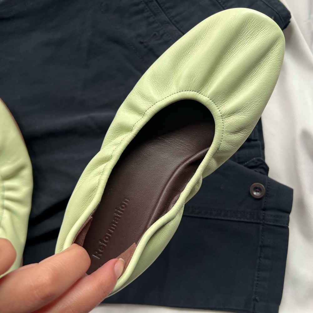 REFORMATION GREEN BUFFY RUCHED BELLET FLAT ✨🩰 - Picture 4 of 6